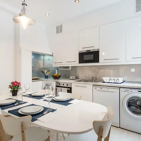 Lägenhet Three Bedroom In Historical Centre -bairro Alto Lisboa