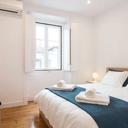 아파트 Three Bedroom In Historical Centre -bairro Alto *
