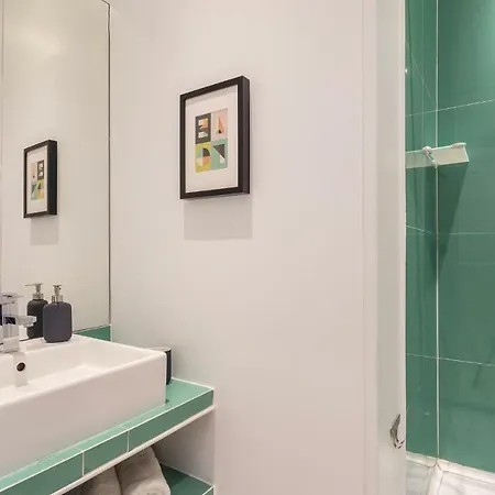 아파트 Three Bedroom In Historical Centre -bairro Alto *