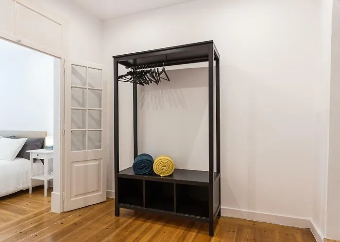 Three Bedroom In Historical Centre -bairro Alto Apartman Lisboa